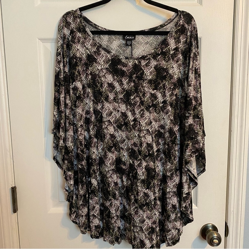 Simply Emma Plus Size 2X Black Green and Pink Snake Print Top